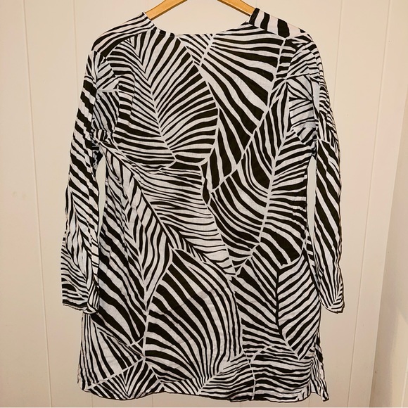 Divine Diva palm print shirt - Picture 7 of 7